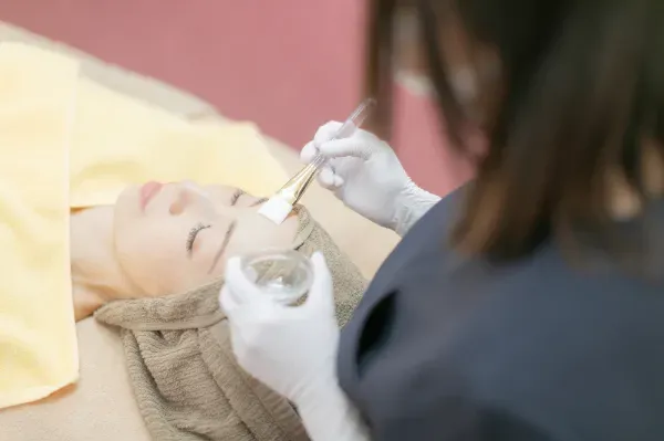 ピーリングの施術